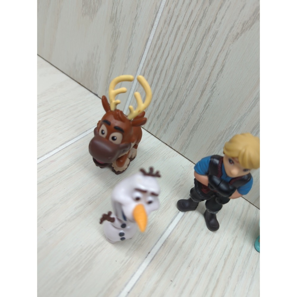 Disney Frozen Petites mini dolls posable Elsa Kristoff figures + Funko Anna Elsa - Picture 3 of 6